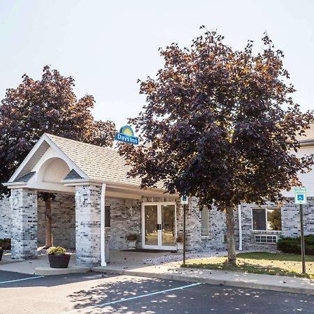 Days Inn By Wyndham Imlay City Bagian luar foto