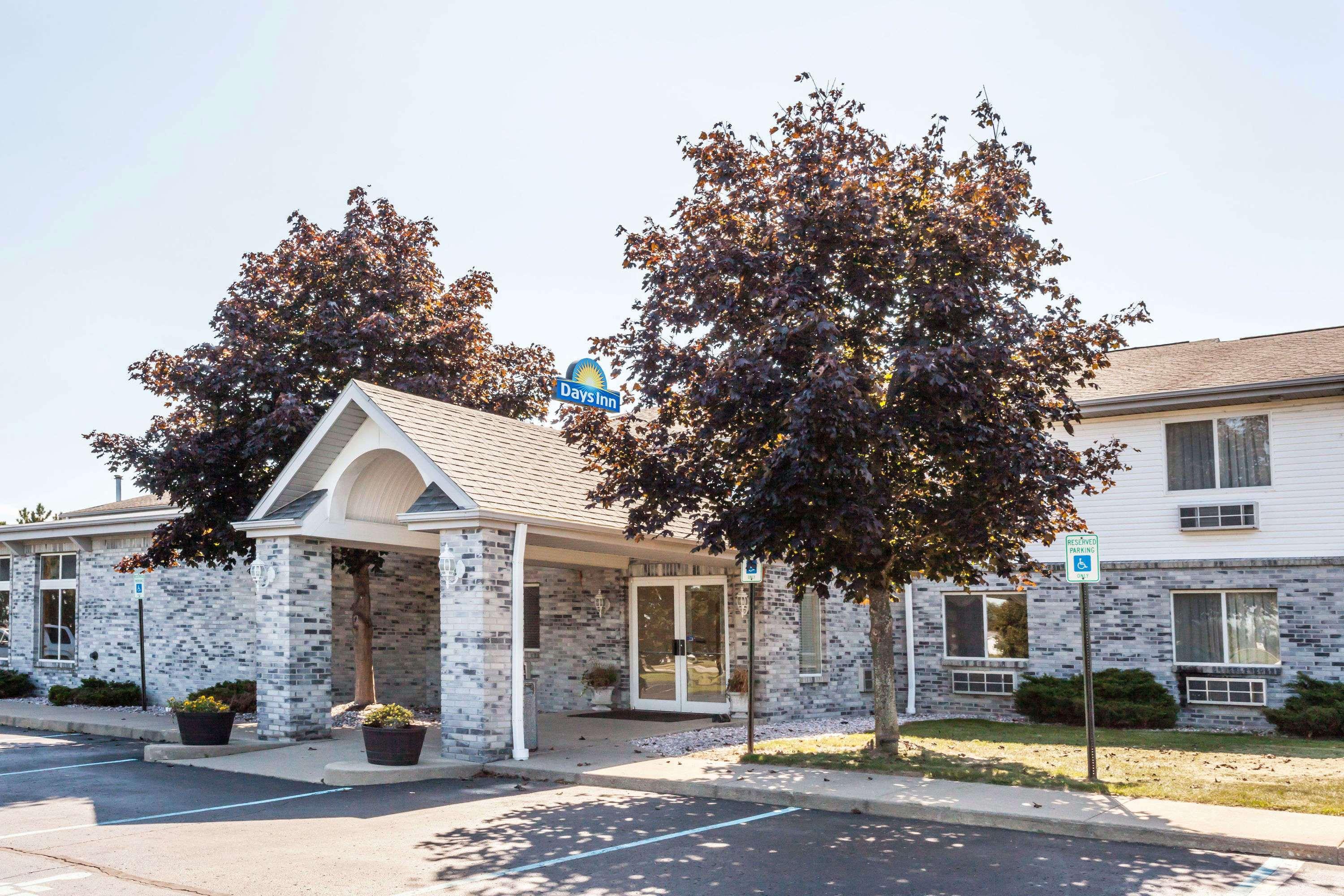 Days Inn By Wyndham Imlay City Bagian luar foto