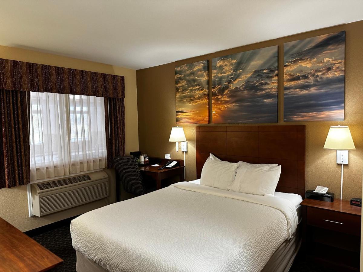 Days Inn By Wyndham Imlay City Bagian luar foto
