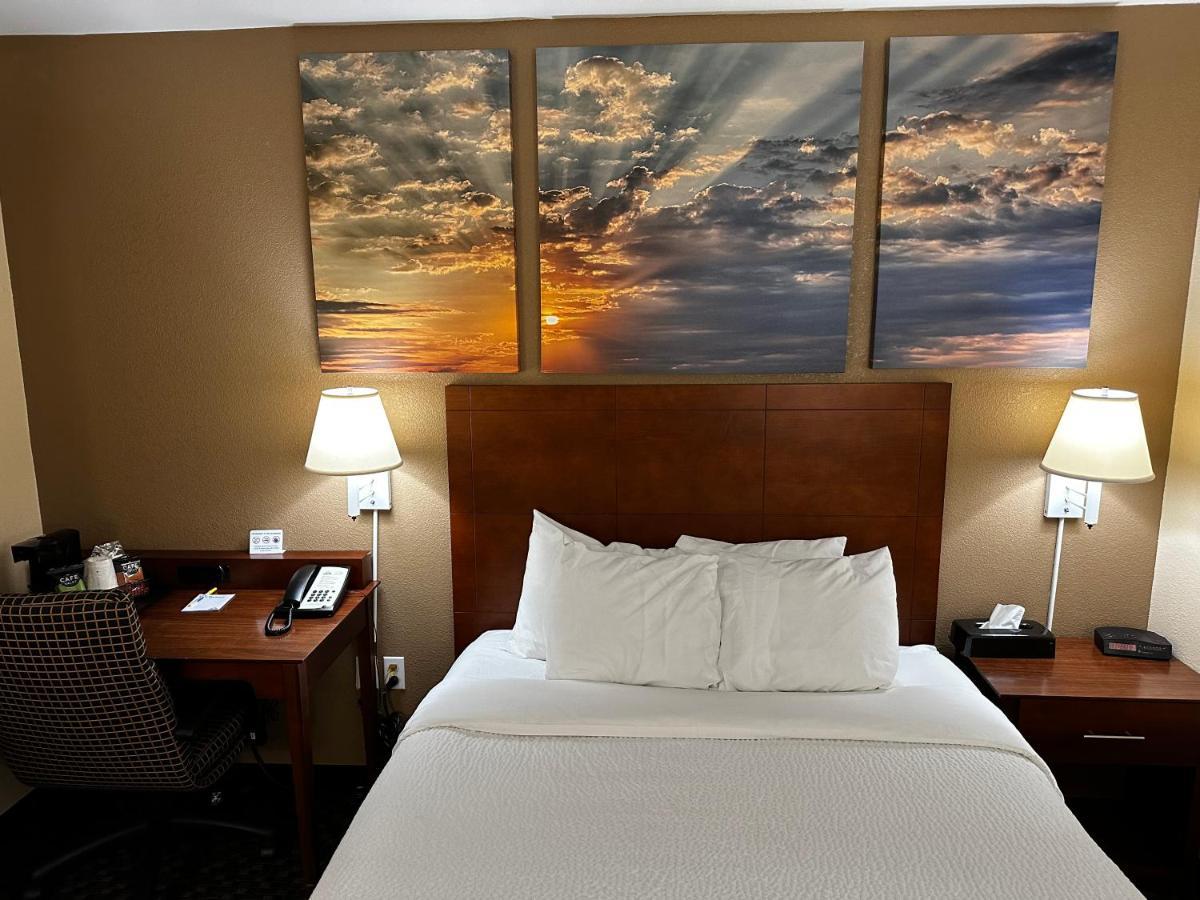 Days Inn By Wyndham Imlay City Bagian luar foto