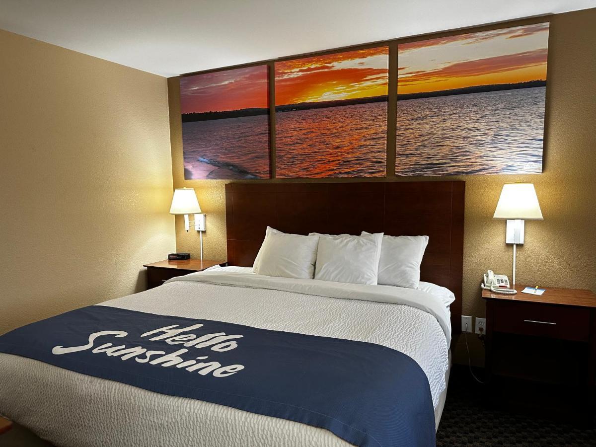 Days Inn By Wyndham Imlay City Bagian luar foto