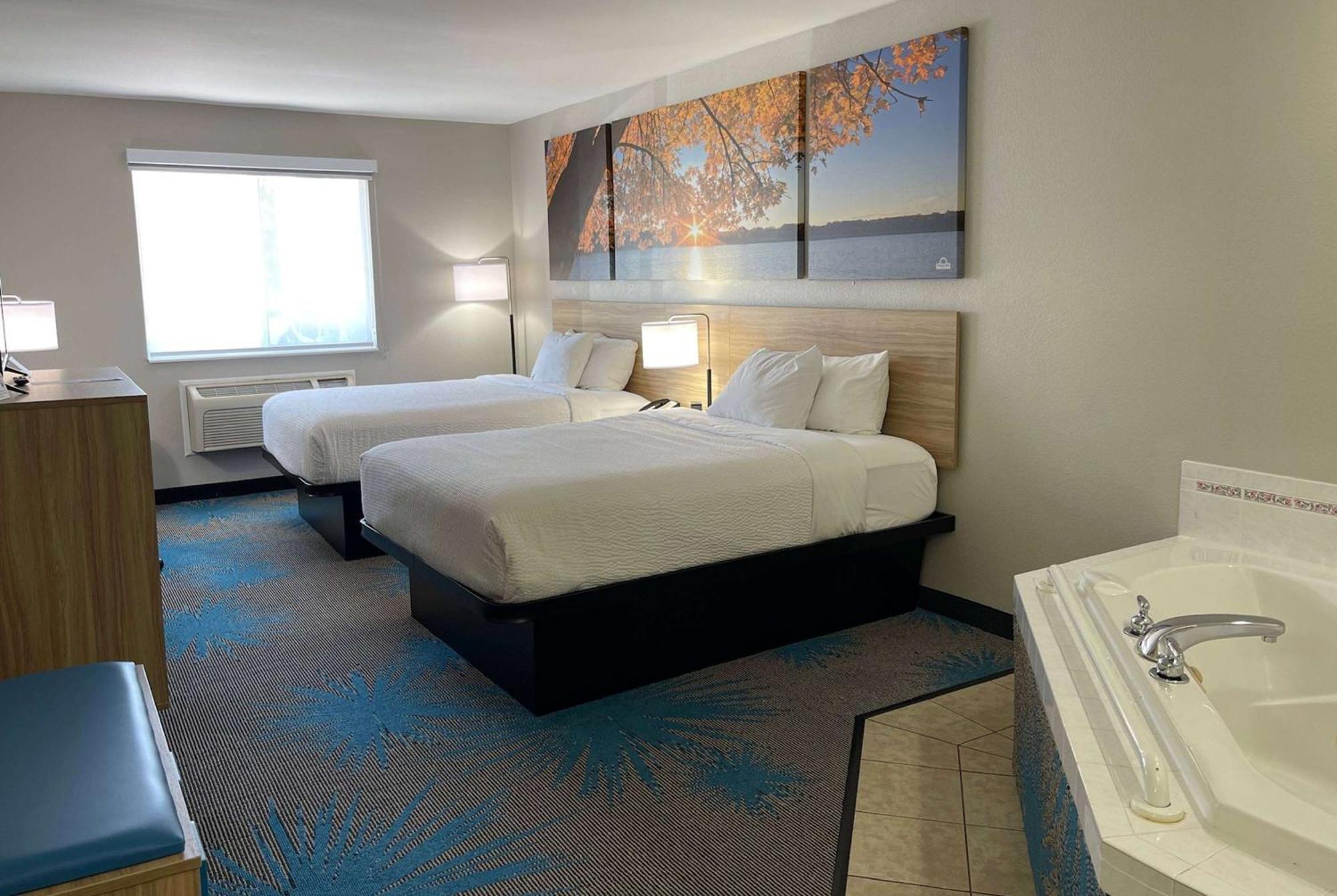 Days Inn By Wyndham Imlay City Bagian luar foto