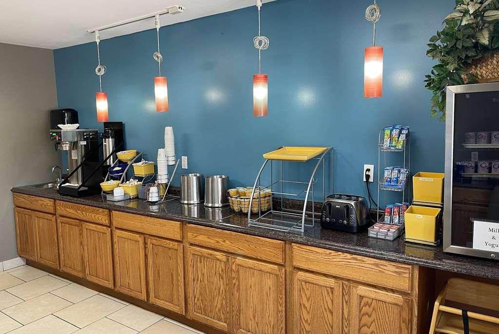 Days Inn By Wyndham Imlay City Restoran foto