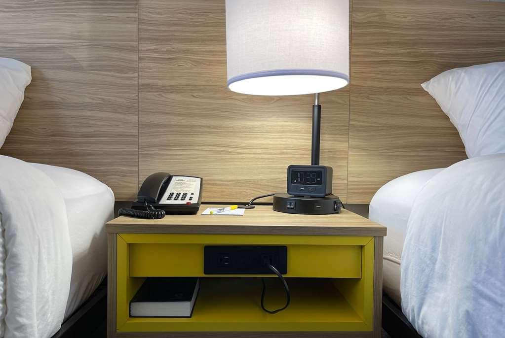 Days Inn By Wyndham Imlay City Ruang foto