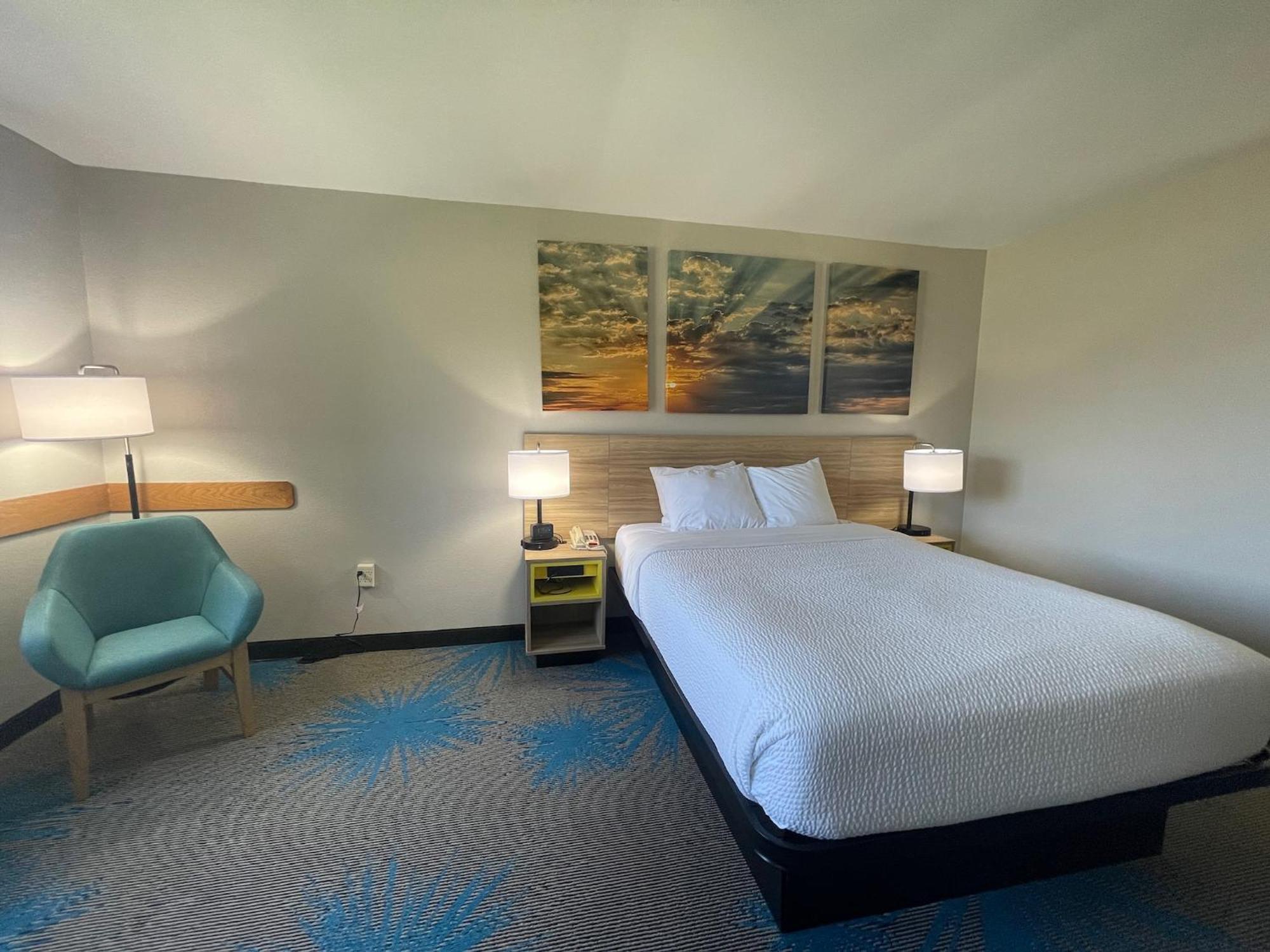 Days Inn By Wyndham Imlay City Bagian luar foto