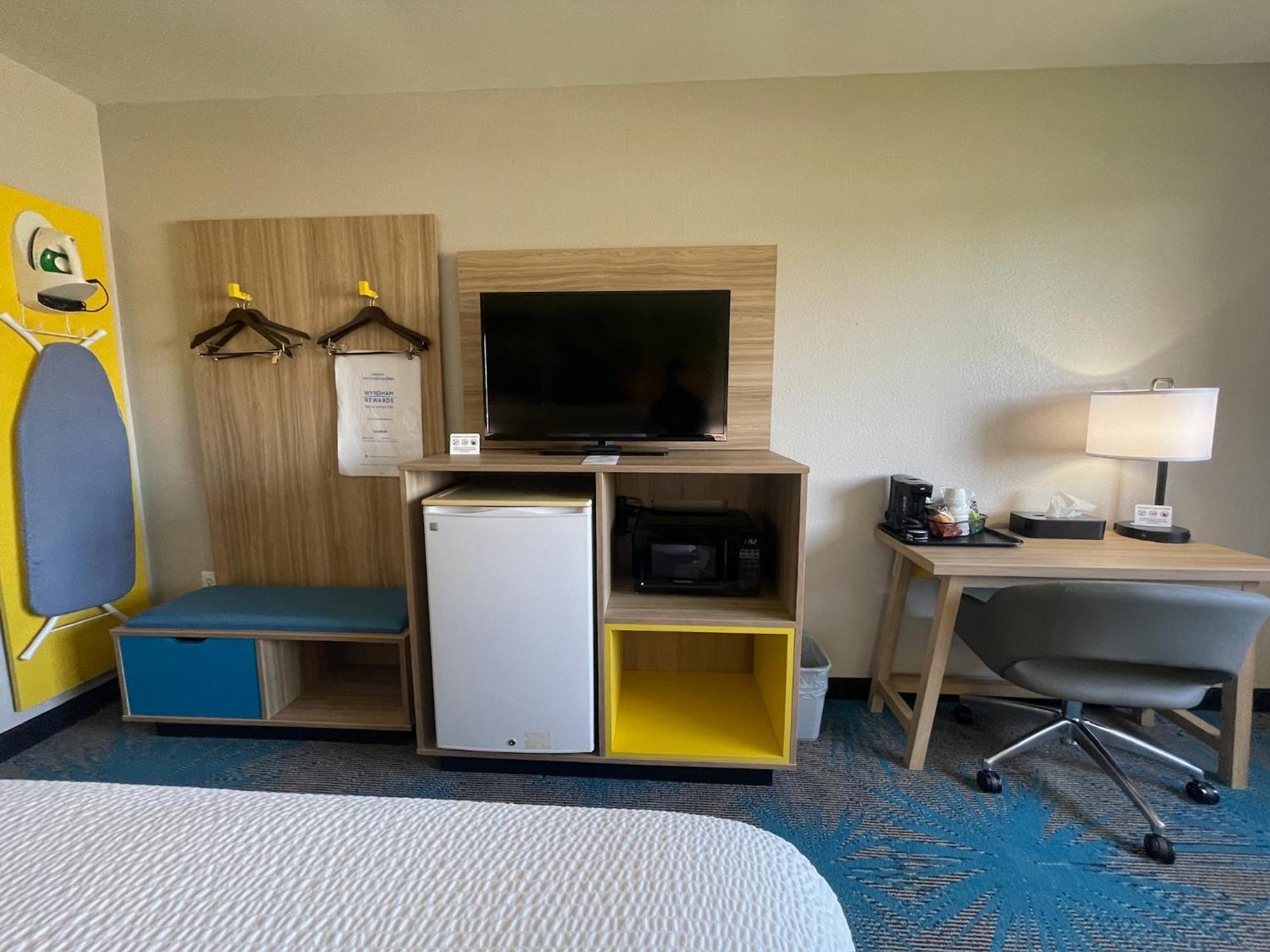 Days Inn By Wyndham Imlay City Bagian luar foto